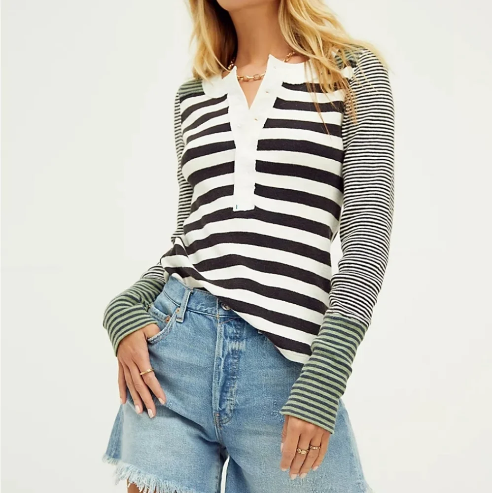 Free People Top - Picture 1 of 6